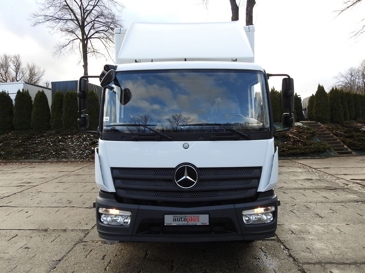 MERCEDES ATEGO 12.24 BOX LIFT 18 PALLETS CRUISE CONTROL AUTOMATIC TRANSMISSION TWIN WHEELS AIR CONDITIONING 240HP - Dostavno vozilo z zabojnikom: slika 5 MERCEDES ATEGO 12.24 BOX LIFT 18 PALLETS CRUISE CONTROL AUTOMATIC TRANSMISSION TWIN WHEELS AIR CONDITIONING 240HP - Dostavno vozilo z zabojnikom: slika 5