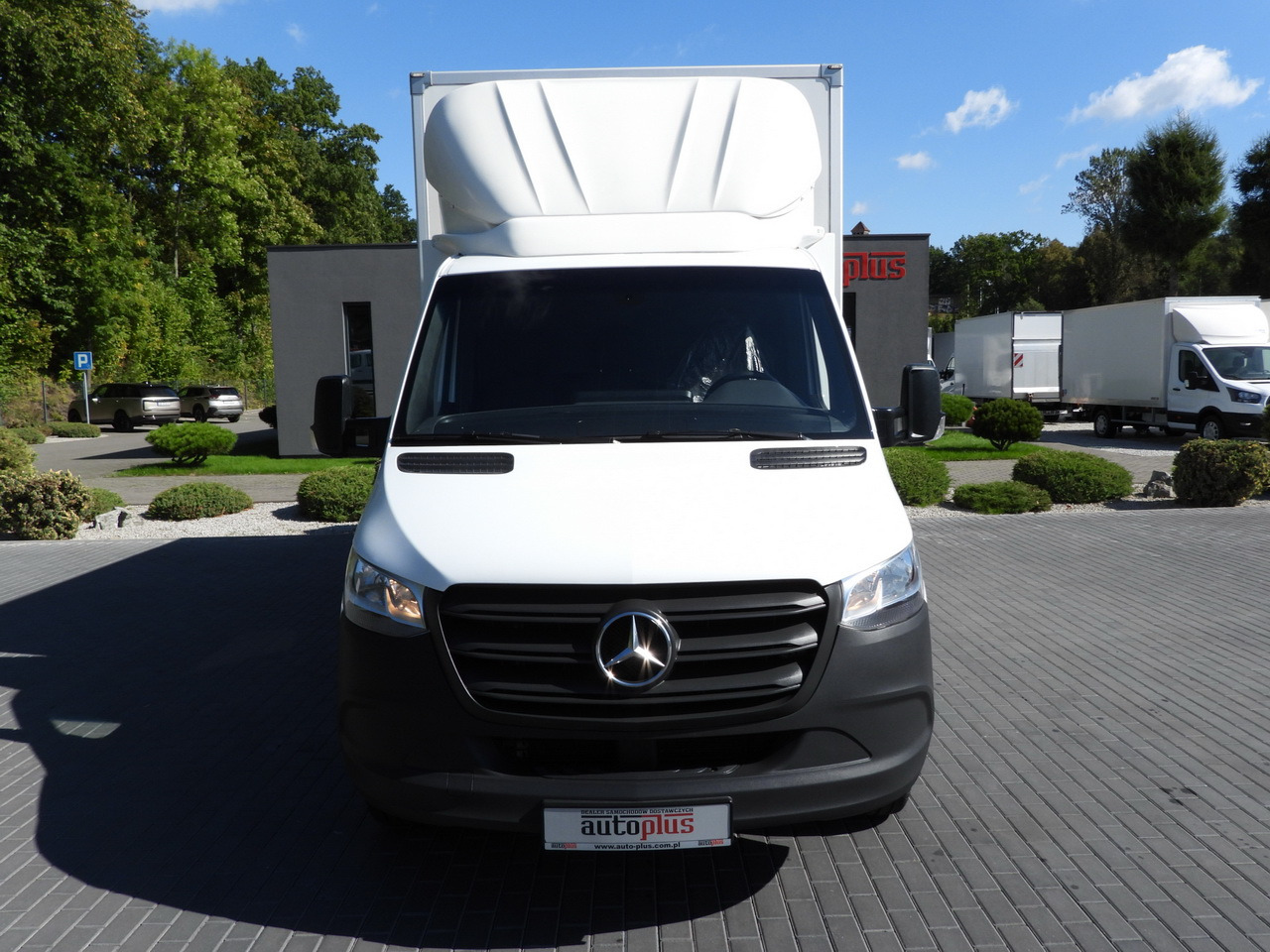 MERCEDES SPRINTER 315 BOX LIFT 8 PALLETS AIR CONDITIONING 150HP - Dostavno vozilo z zabojnikom: slika 5 MERCEDES SPRINTER 315 BOX LIFT 8 PALLETS AIR CONDITIONING 150HP - Dostavno vozilo z zabojnikom: slika 5