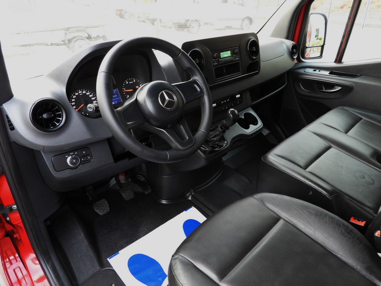 MERCEDES SPRINTER 316 STAKE BODY DOUBLE CABIN DOKA 7 SEATS AIR CONDITIONING  160HP - Dostavno vozilo z dvojno kabino: slika 2 MERCEDES SPRINTER 316 STAKE BODY DOUBLE CABIN DOKA 7 SEATS AIR CONDITIONING  160HP - Dostavno vozilo z dvojno kabino: slika 2