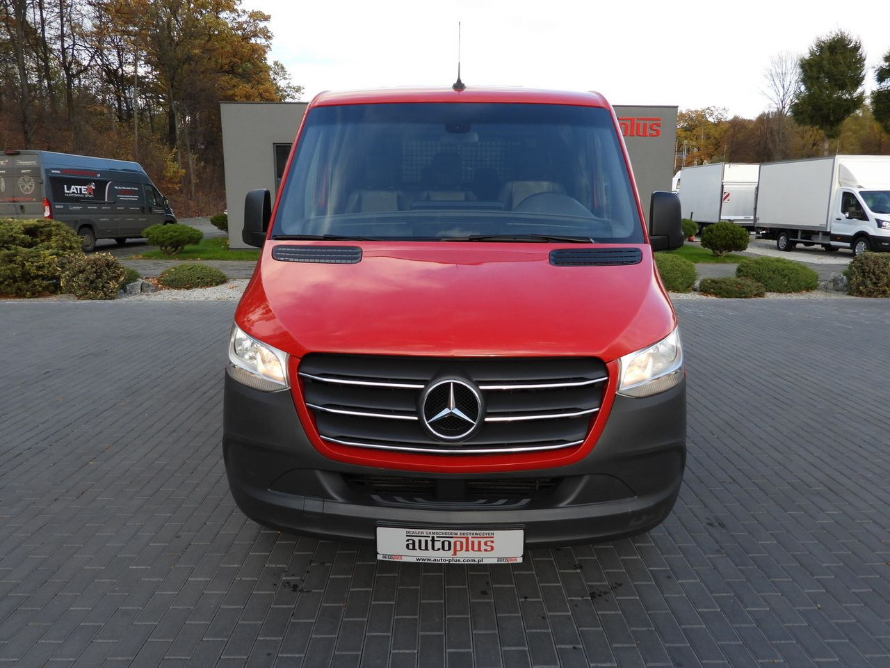 MERCEDES SPRINTER 316 STAKE BODY DOUBLE CABIN DOKA 7 SEATS AIR CONDITIONING  160HP - Dostavno vozilo z dvojno kabino: slika 5 MERCEDES SPRINTER 316 STAKE BODY DOUBLE CABIN DOKA 7 SEATS AIR CONDITIONING  160HP - Dostavno vozilo z dvojno kabino: slika 5