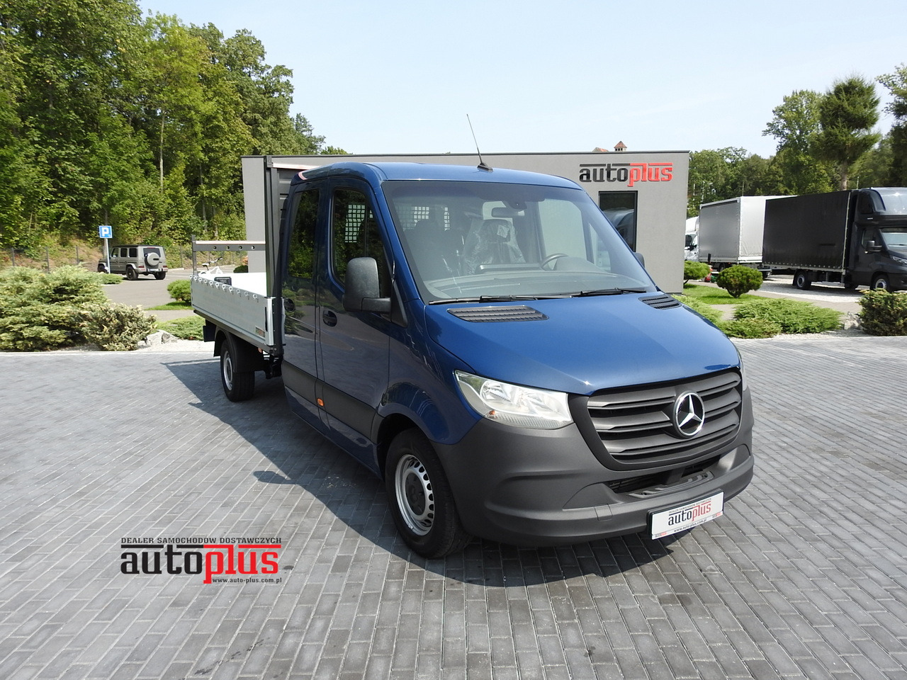 MERCEDES SPRINTER 316 STAKE BODY DOUBLE CABIN DOKA 7 SEATS AIR CONDITIONING 160HP - Dostavno vozilo s kesonom: slika 1 MERCEDES SPRINTER 316 STAKE BODY DOUBLE CABIN DOKA 7 SEATS AIR CONDITIONING 160HP - Dostavno vozilo s kesonom: slika 1