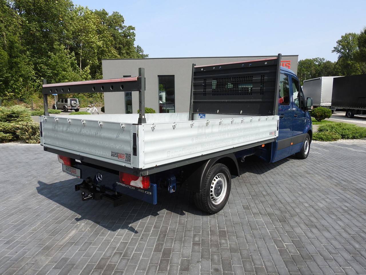 MERCEDES SPRINTER 316 STAKE BODY DOUBLE CABIN DOKA 7 SEATS AIR CONDITIONING 160HP - Dostavno vozilo s kesonom: slika 3 MERCEDES SPRINTER 316 STAKE BODY DOUBLE CABIN DOKA 7 SEATS AIR CONDITIONING 160HP - Dostavno vozilo s kesonom: slika 3