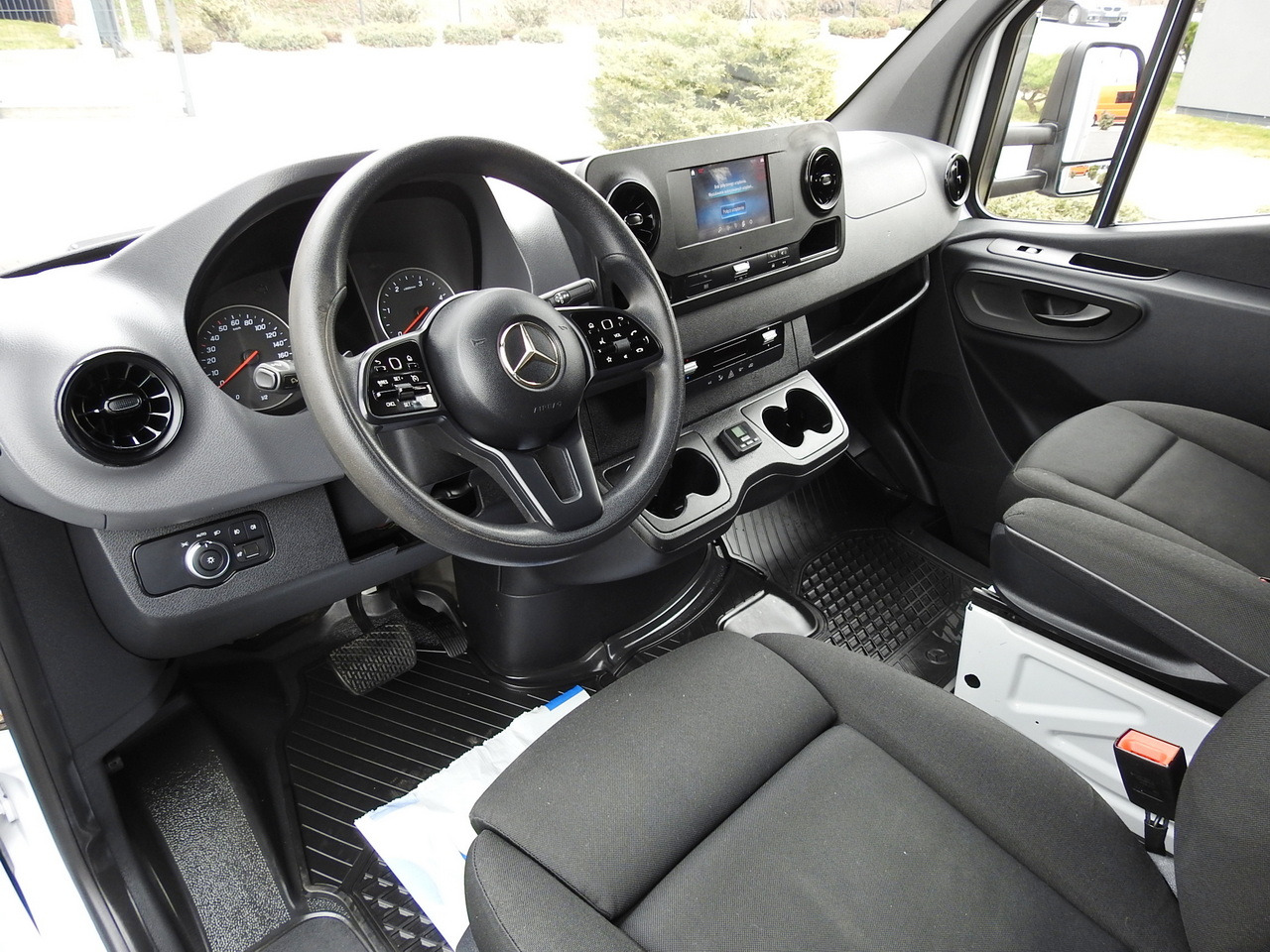 MERCEDES SPRINTER 316 TARPAULIN 10 PALLETS WEBASTO CRUISE CONTROL LED LIGHTS PNEUMATICS AUTOMATIC TRANSMISSION AIR CONDITIONING 160HP - Dostavno vozilo s ponjavo: slika 2 MERCEDES SPRINTER 316 TARPAULIN 10 PALLETS WEBASTO CRUISE CONTROL LED LIGHTS PNEUMATICS AUTOMATIC TRANSMISSION AIR CONDITIONING 160HP - Dostavno vozilo s ponjavo: slika 2