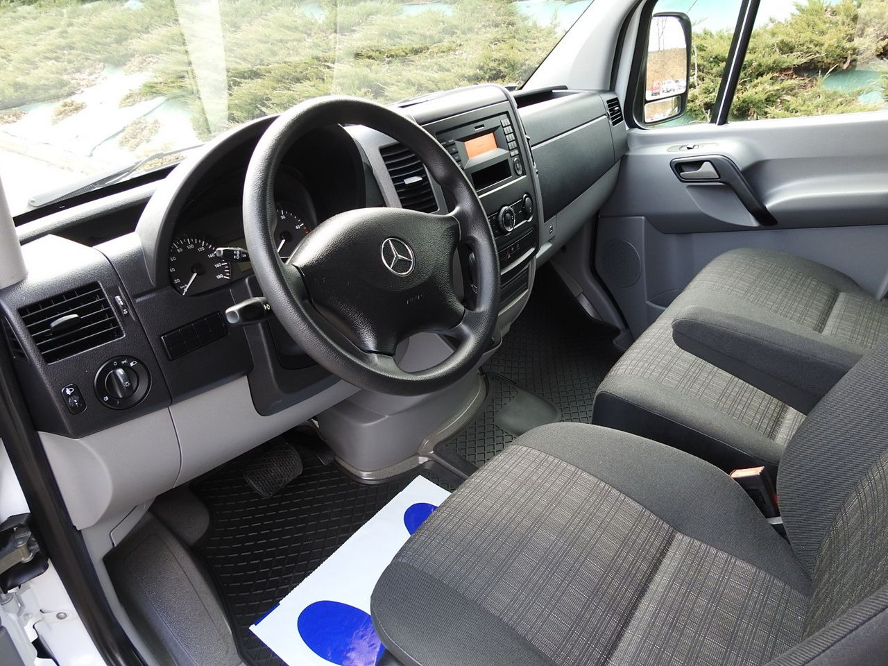 MERCEDES SPRINTER 316 THREE-WAY TIPPER CRUISE CONTROL AUTOMATIC TRANSMISSION AIR CONDITIONING 160HP - Dostavno vozilo prekucnik: slika 2 MERCEDES SPRINTER 316 THREE-WAY TIPPER CRUISE CONTROL AUTOMATIC TRANSMISSION AIR CONDITIONING 160HP - Dostavno vozilo prekucnik: slika 2