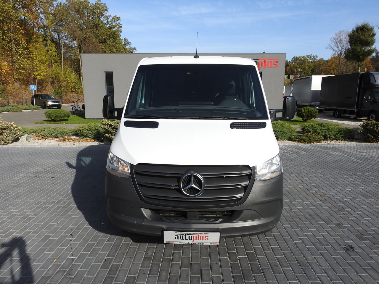 MERCEDES SPRINTER 516 STAKE BODY DOUBLE CABIN DOKA 6 SEATS CRUISE CONTROL AIR CONDITIONING TWIN WHEELS 160HP - Dostavno vozilo z dvojno kabino: slika 5 MERCEDES SPRINTER 516 STAKE BODY DOUBLE CABIN DOKA 6 SEATS CRUISE CONTROL AIR CONDITIONING TWIN WHEELS 160HP - Dostavno vozilo z dvojno kabino: slika 5