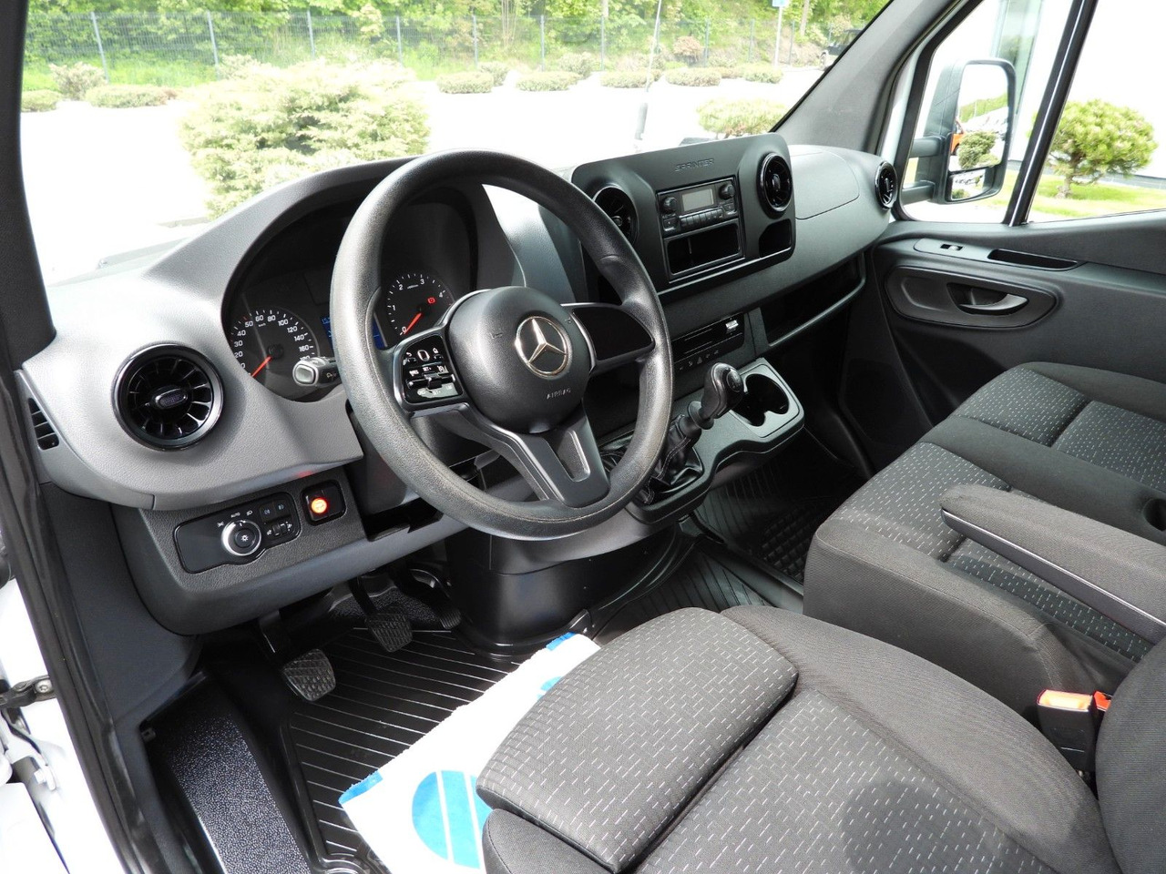 Mercedes-Benz SPRINTER 316 PRITSCHE PLANE AUFZUG 8 PALETTEN - Dostavno vozilo s ponjavo, Dostavno vozilo z dvojno kabino: slika 2 Mercedes-Benz SPRINTER 316 PRITSCHE PLANE AUFZUG 8 PALETTEN - Dostavno vozilo s ponjavo, Dostavno vozilo z dvojno kabino: slika 2
