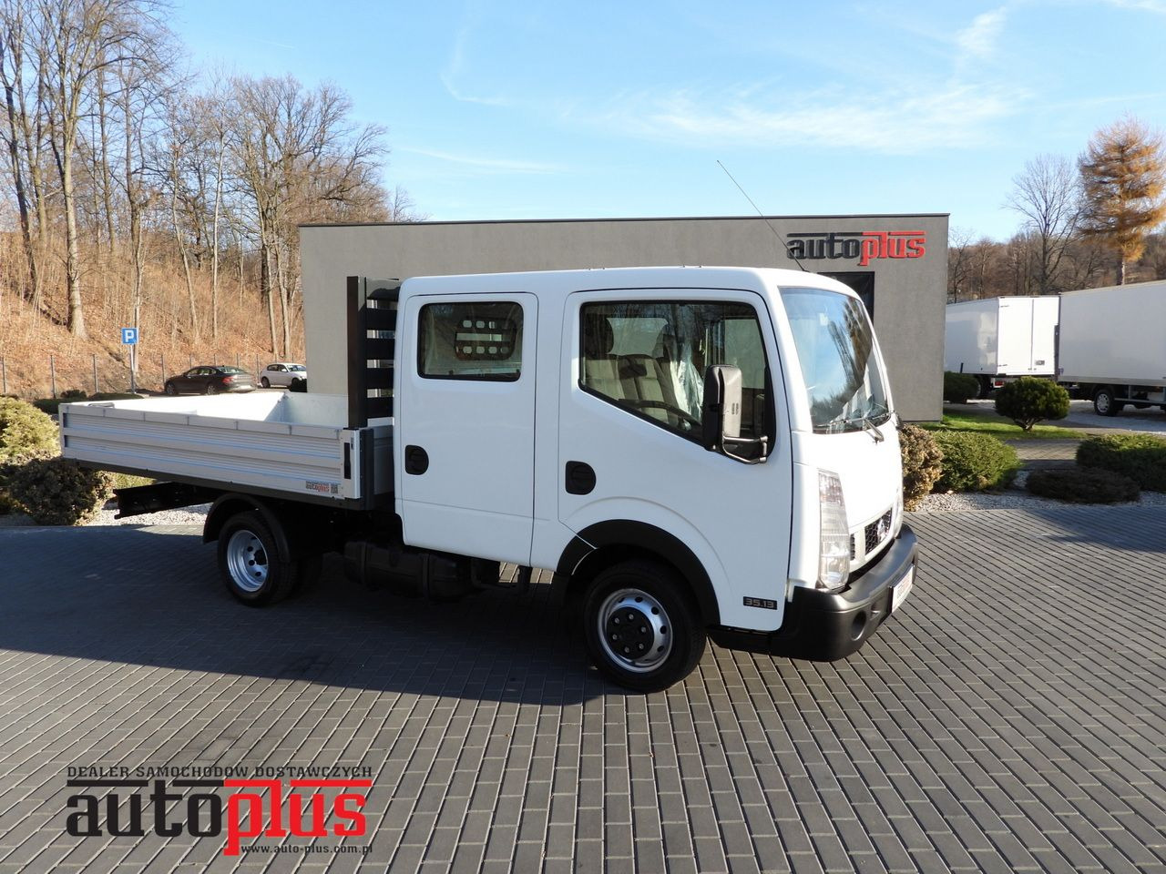 NISSAN CABSTAR NT400 STAKE BODY DOUBLE CABIN DOKA 6 SEATS TWIN WHEELS AIR CONDITIONING 130HP - Dostavno vozilo z dvojno kabino: slika 1 NISSAN CABSTAR NT400 STAKE BODY DOUBLE CABIN DOKA 6 SEATS TWIN WHEELS AIR CONDITIONING 130HP - Dostavno vozilo z dvojno kabino: slika 1