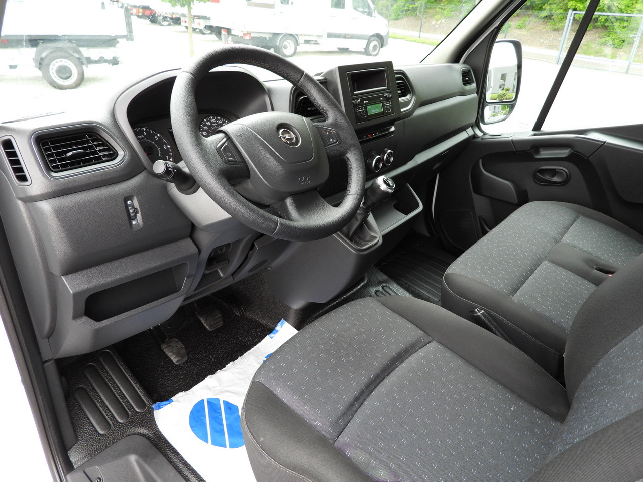 OPEL MOVANO BOX DELIVERY VAN 7 SEATS CRUISE CONTROL LED LIGHTS AIR CONDITIONING 135HP - Furgon: slika 2 OPEL MOVANO BOX DELIVERY VAN 7 SEATS CRUISE CONTROL LED LIGHTS AIR CONDITIONING 135HP - Furgon: slika 2