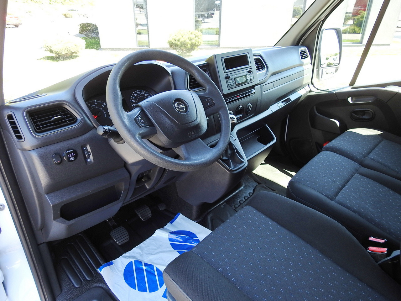 OPEL MOVANO - Dostavno vozilo s ponjavo: slika 2 OPEL MOVANO - Dostavno vozilo s ponjavo: slika 2