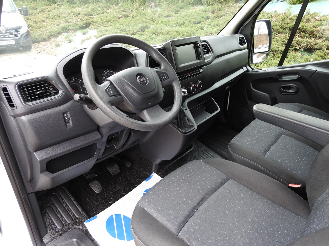 OPEL MOVANO REFRIGERATOR VAN 0*C CRUISE CONTROL NAVIGATION AIR CONDITIONING LED LIGHTS 136HP - Hladilno vozilo: slika 2 OPEL MOVANO REFRIGERATOR VAN 0*C CRUISE CONTROL NAVIGATION AIR CONDITIONING LED LIGHTS 136HP - Hladilno vozilo: slika 2