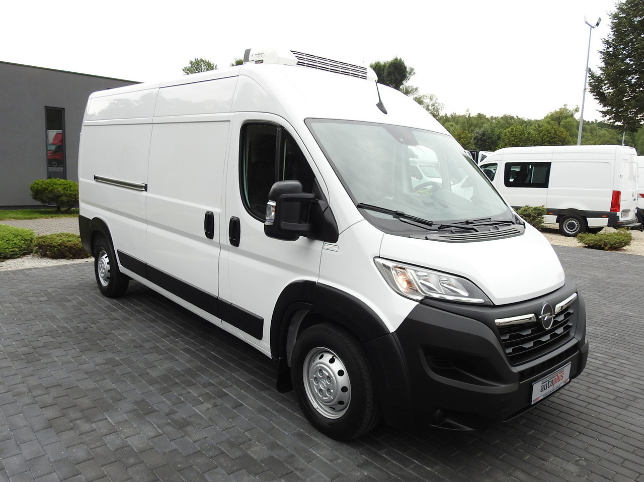 OPEL MOVANO REFRIGERATOR VAN 0*C HEATING FUNCTION AIR CONDITIONING 140HP - Hladilno vozilo: slika 4 OPEL MOVANO REFRIGERATOR VAN 0*C HEATING FUNCTION AIR CONDITIONING 140HP - Hladilno vozilo: slika 4