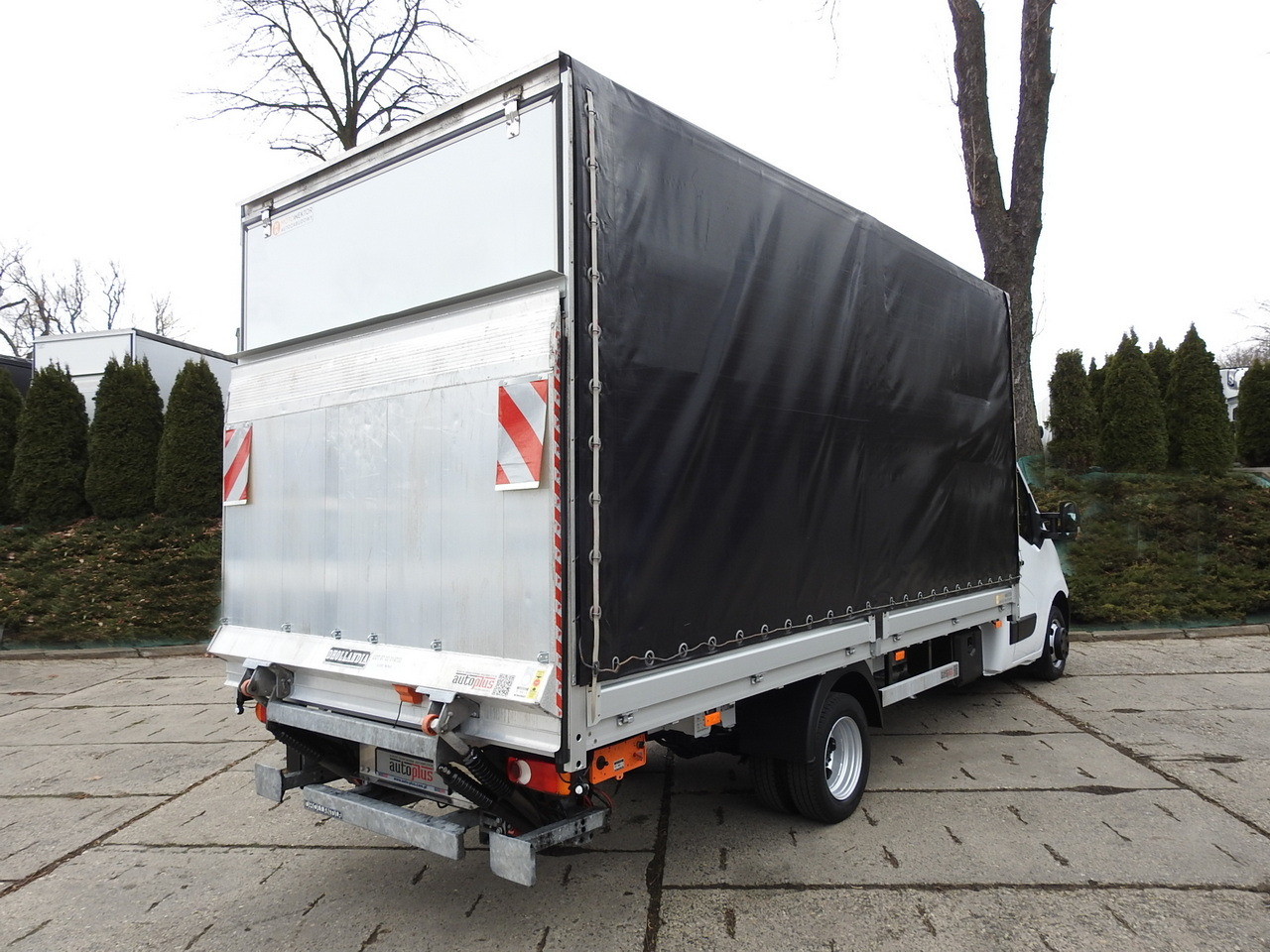 OPEL MOVANO TARPAULIN LIFT 10 PALLETS CRUISE CONTROL AIR CONDITIONING LED LIGHTS PNEUMATICS TWIN WHEELS 165HP - Dostavno vozilo s ponjavo: slika 3 OPEL MOVANO TARPAULIN LIFT 10 PALLETS CRUISE CONTROL AIR CONDITIONING LED LIGHTS PNEUMATICS TWIN WHEELS 165HP - Dostavno vozilo s ponjavo: slika 3