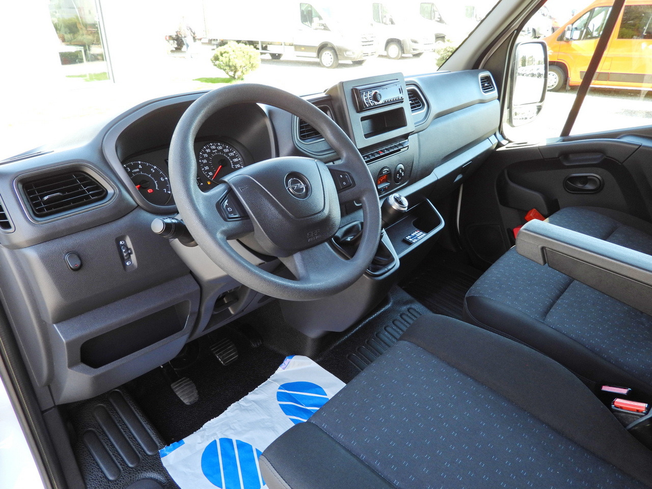 OPEL MOVANO TARPAULIN LIFT 9 PALLETS WEBASTO CRUISE CONTROL LED LIGHTS PNEUMATICS AIR CONDITIONING 165HP - Dostavno vozilo s ponjavo: slika 2 OPEL MOVANO TARPAULIN LIFT 9 PALLETS WEBASTO CRUISE CONTROL LED LIGHTS PNEUMATICS AIR CONDITIONING 165HP - Dostavno vozilo s ponjavo: slika 2