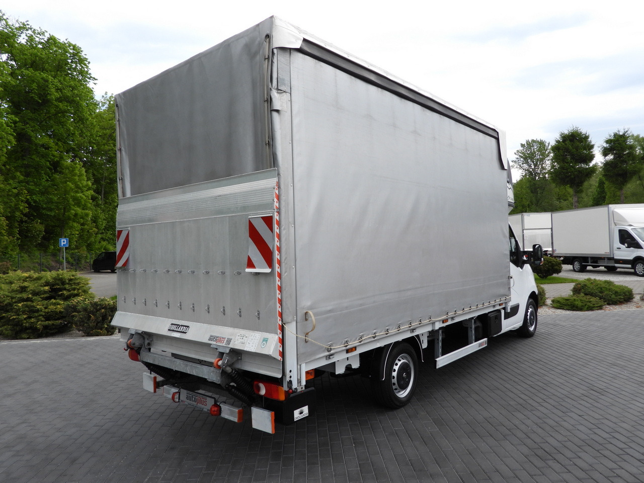 OPEL MOVANO TARPAULIN LIFT 9 PALLETS WEBASTO CRUISE CONTROL LED LIGHTS PNEUMATICS AIR CONDITIONING 165HP - Dostavno vozilo s ponjavo: slika 3 OPEL MOVANO TARPAULIN LIFT 9 PALLETS WEBASTO CRUISE CONTROL LED LIGHTS PNEUMATICS AIR CONDITIONING 165HP - Dostavno vozilo s ponjavo: slika 3