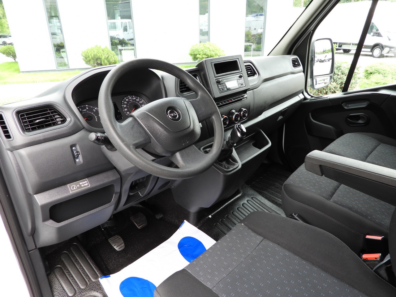 OPEL MOVANO TIPPER DOUBLE CABIN DOKA 7 SEATS LED LIGHTS TWIN WHEELS AIR CONDITIONING 145HP - Dostavno vozilo prekucnik: slika 2 OPEL MOVANO TIPPER DOUBLE CABIN DOKA 7 SEATS LED LIGHTS TWIN WHEELS AIR CONDITIONING 145HP - Dostavno vozilo prekucnik: slika 2