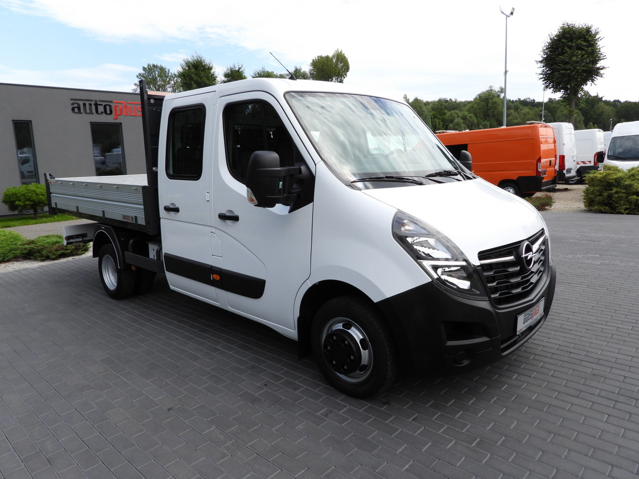 OPEL MOVANO TIPPER DOUBLE CABIN DOKA 7 SEATS LED LIGHTS TWIN WHEELS AIR CONDITIONING 145HP - Tovornjak prekucnik: slika 4 OPEL MOVANO TIPPER DOUBLE CABIN DOKA 7 SEATS LED LIGHTS TWIN WHEELS AIR CONDITIONING 145HP - Tovornjak prekucnik: slika 4