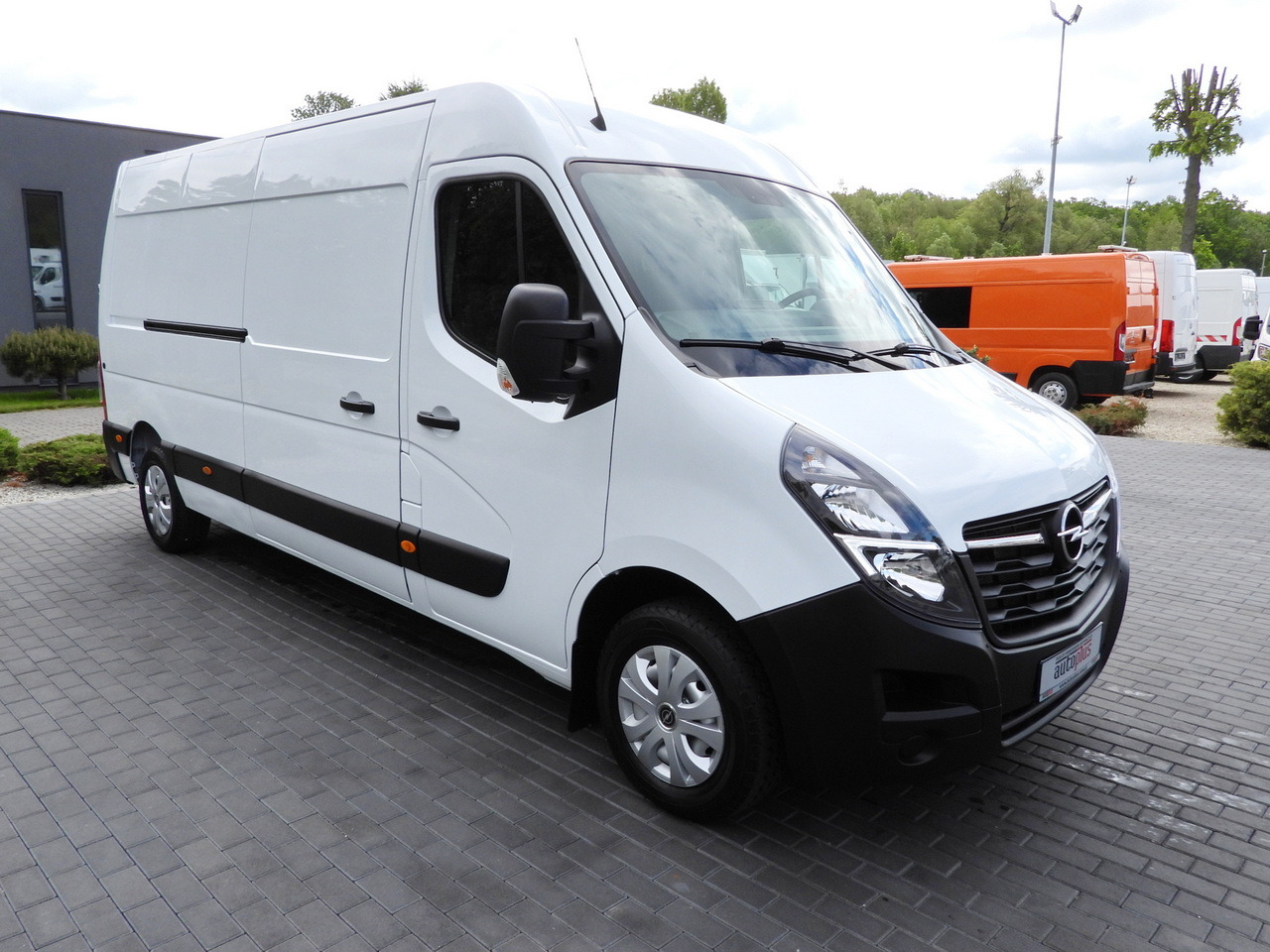 OPEL MOVANO VAN AIR CONDITIONING LED LIGHTS 150HP - Furgon: slika 4 OPEL MOVANO VAN AIR CONDITIONING LED LIGHTS 150HP - Furgon: slika 4