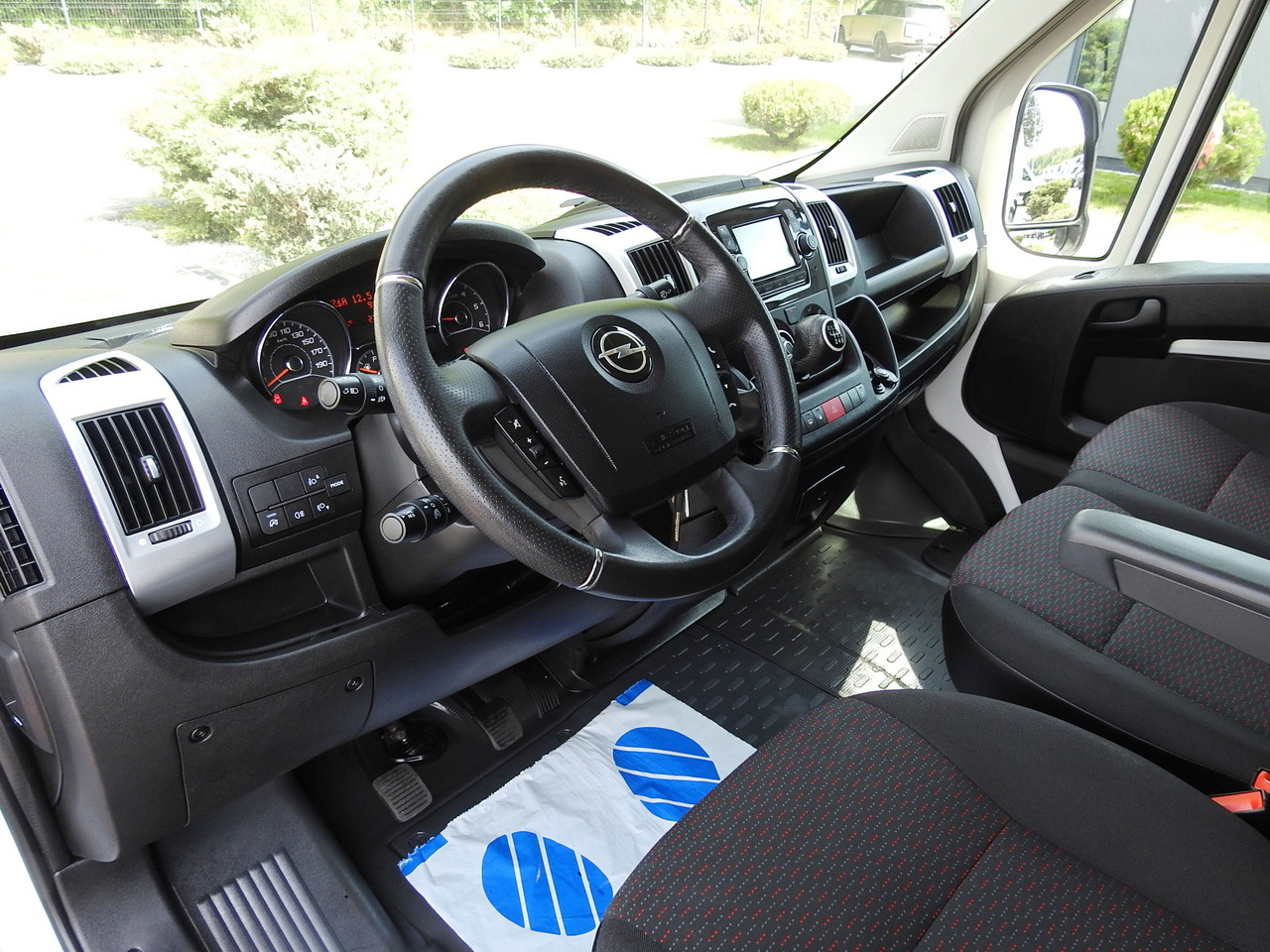 OPEL MOVANO VAN CRUISE CONTROL AIR CONDITIONING 140HP - Furgon: slika 2 OPEL MOVANO VAN CRUISE CONTROL AIR CONDITIONING 140HP - Furgon: slika 2