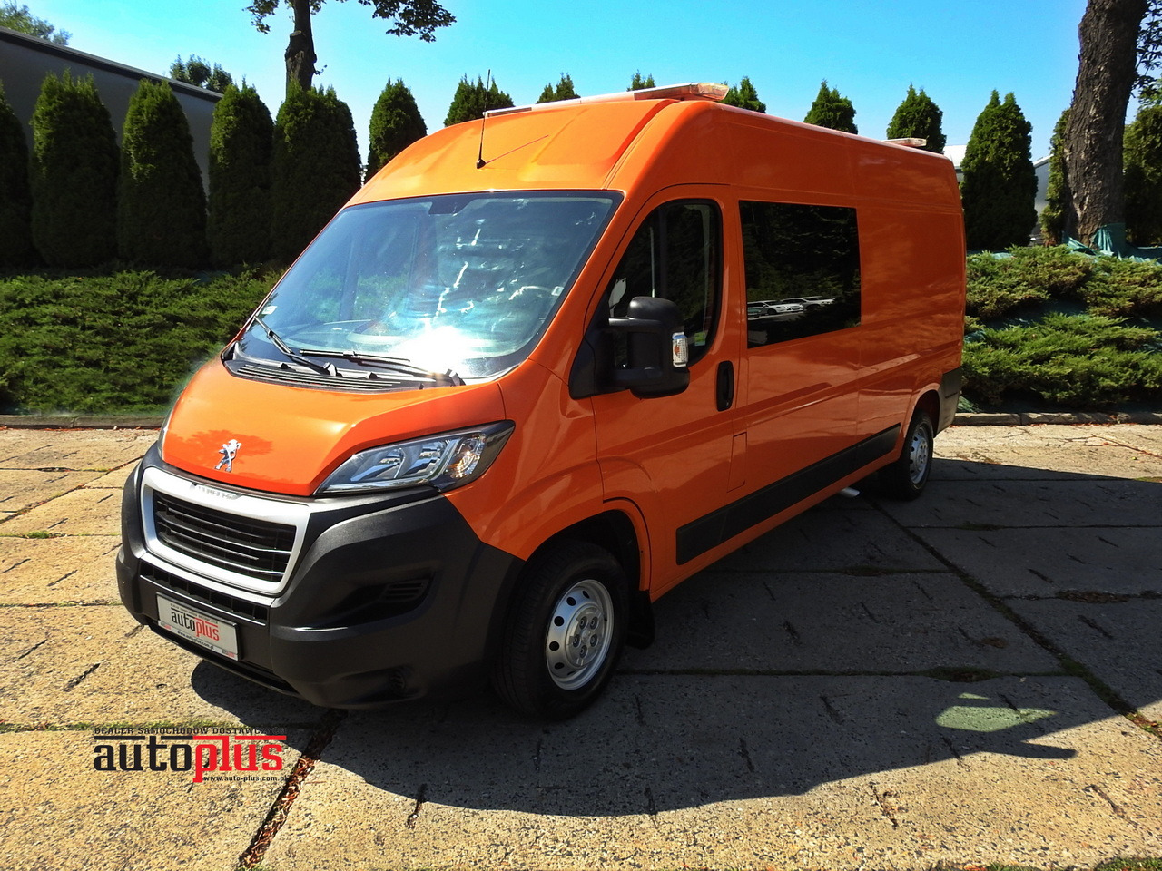 PEUGEOT BOXER BOX DELIVERY VAN 7 SEATS AIR CONDITIONING  120HP - Furgon: slika 1 PEUGEOT BOXER BOX DELIVERY VAN 7 SEATS AIR CONDITIONING  120HP - Furgon: slika 1