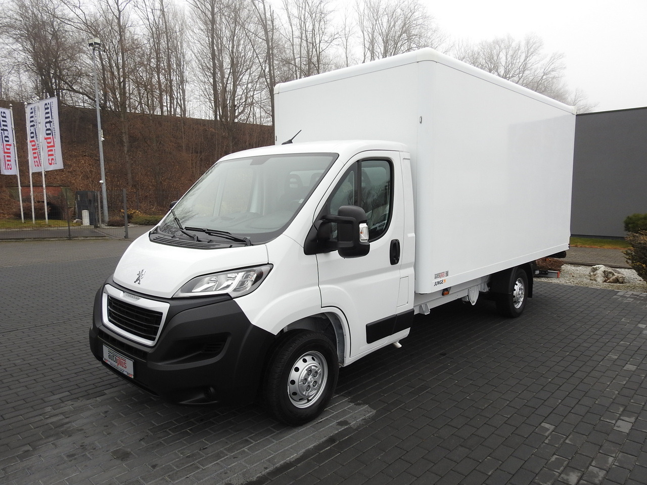 Dostavno vozilo z zabojnikom PEUGEOT BOXER BOX LIFT 8 PALLETS CRUISE CONTROL AIR CONDITIONING  140HP: slika 6