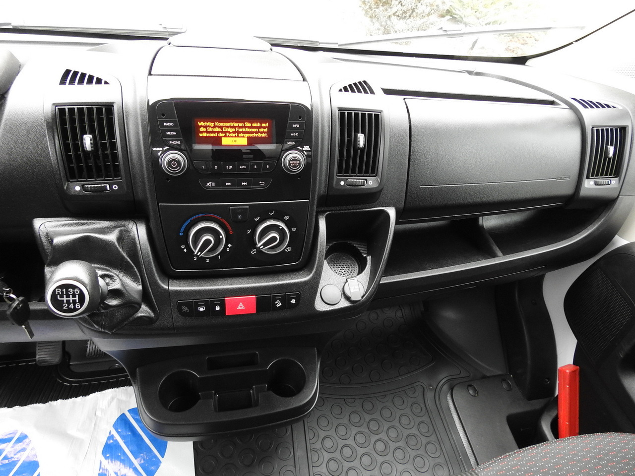 Dostavno vozilo z zabojnikom PEUGEOT BOXER BOX LIFT 8 PALLETS CRUISE CONTROL AIR CONDITIONING  140HP: slika 30