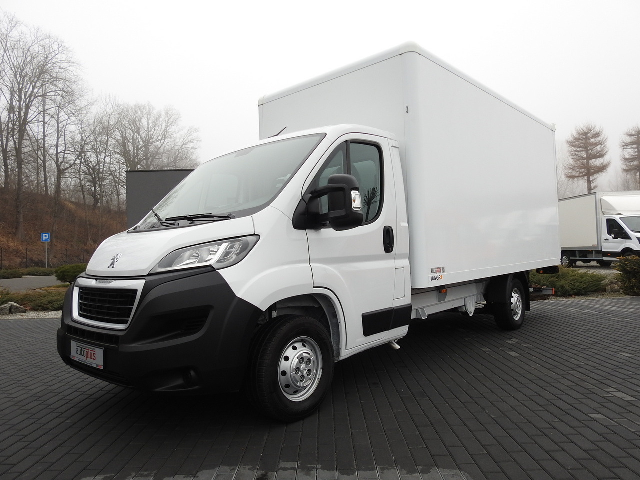 Dostavno vozilo z zabojnikom PEUGEOT BOXER BOX LIFT 8 PALLETS CRUISE CONTROL AIR CONDITIONING  140HP: slika 18
