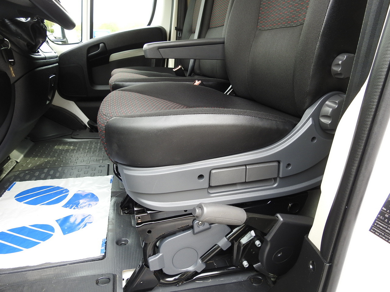 Hladilno vozilo PEUGEOT BOXER REFRIGERATOR VAN 0*C CRUISE CONTROL NAVIGATION AIR CONDITIONING  135HP: slika 26