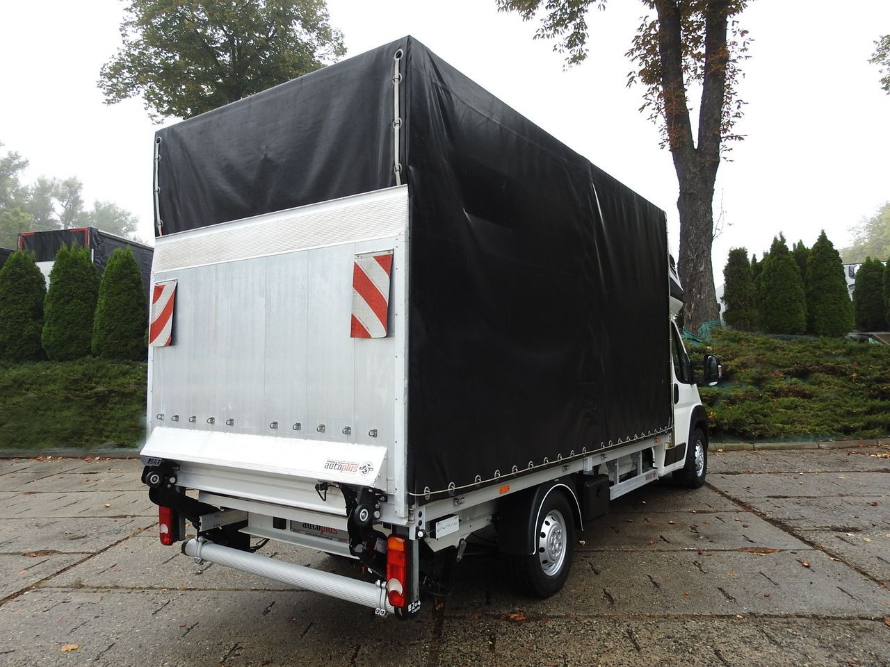 PEUGEOT BOXER TARPAULIN LIFT 8 PALLETS WEBASTO LED LIGHTS AIR CONDITIONING 165HP - Dostavno vozilo s ponjavo: slika 3 PEUGEOT BOXER TARPAULIN LIFT 8 PALLETS WEBASTO LED LIGHTS AIR CONDITIONING 165HP - Dostavno vozilo s ponjavo: slika 3