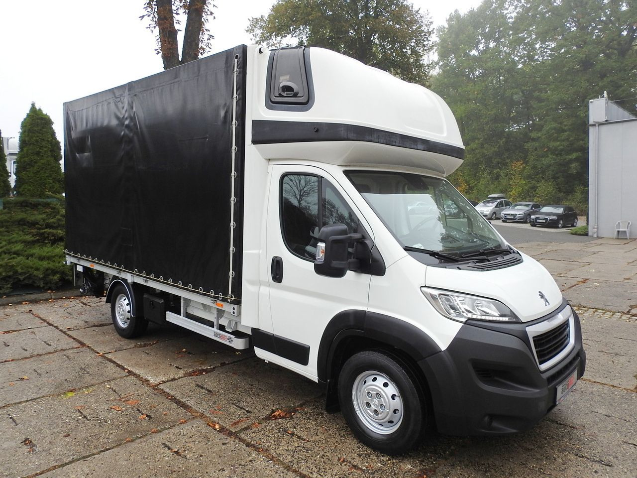 PEUGEOT BOXER TARPAULIN LIFT 8 PALLETS WEBASTO LED LIGHTS AIR CONDITIONING 165HP - Dostavno vozilo s ponjavo: slika 4 PEUGEOT BOXER TARPAULIN LIFT 8 PALLETS WEBASTO LED LIGHTS AIR CONDITIONING 165HP - Dostavno vozilo s ponjavo: slika 4