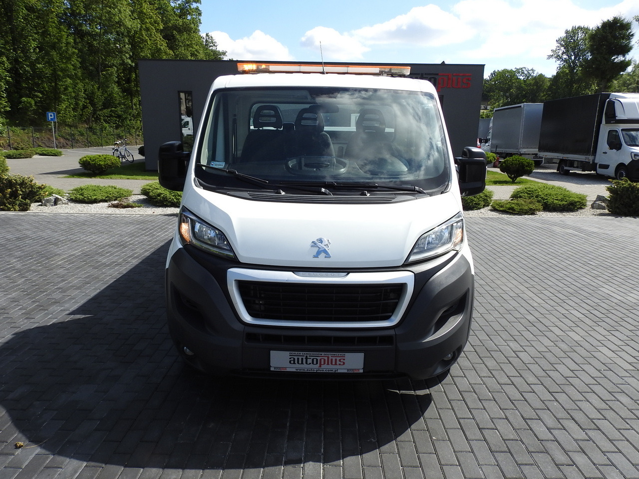 PEUGEOT BOXER THREE-WAY TIPPER AIR CONDITIONING 130HP - Tovornjak prekucnik: slika 5 PEUGEOT BOXER THREE-WAY TIPPER AIR CONDITIONING 130HP - Tovornjak prekucnik: slika 5