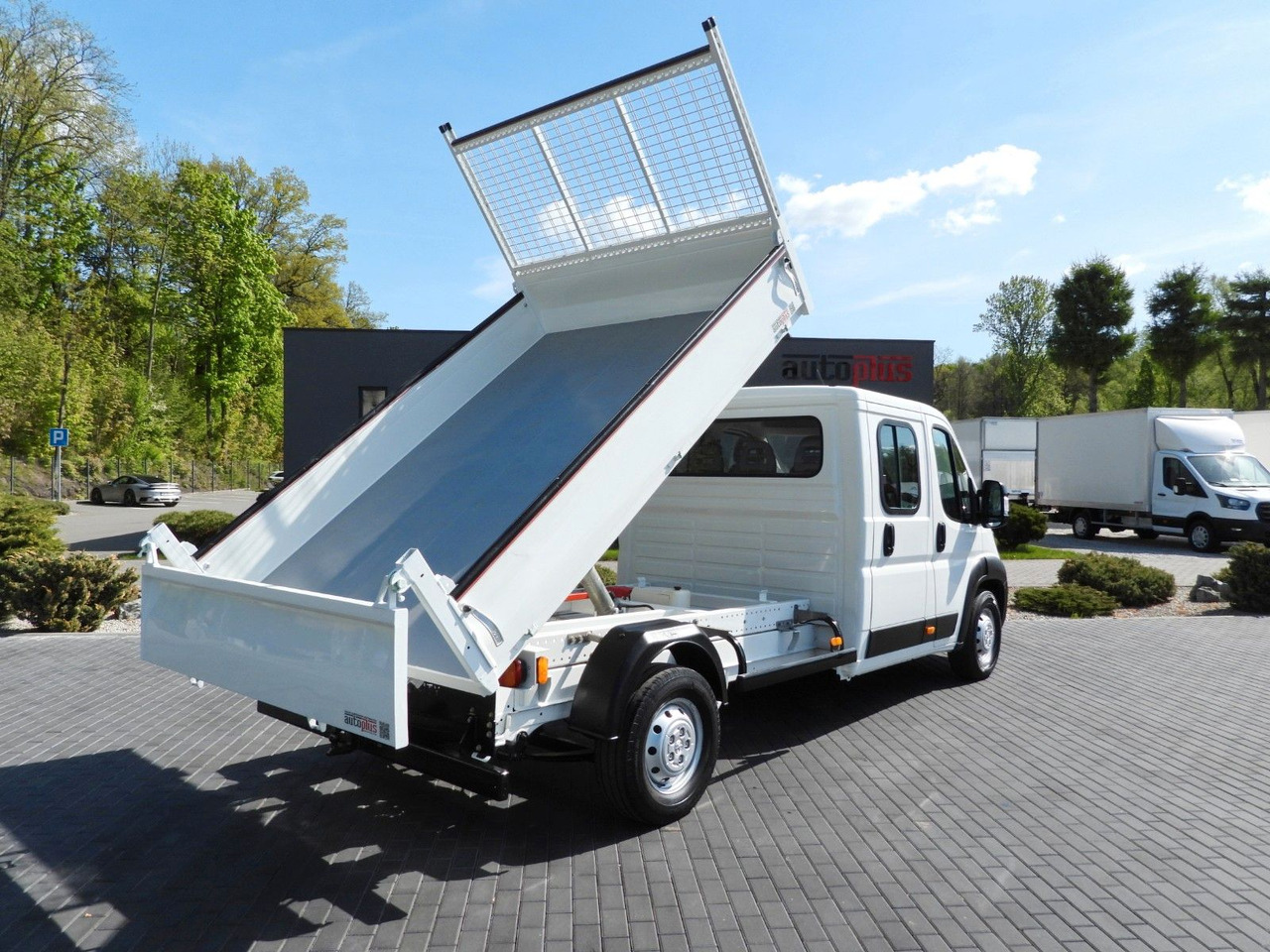 Peugeot BOXER KIPPER DOPPELKABINE DOKA 7 SITZE TEMPOMAT - Dostavno vozilo prekucnik, Dostavno vozilo z dvojno kabino: slika 3 Peugeot BOXER KIPPER DOPPELKABINE DOKA 7 SITZE TEMPOMAT - Dostavno vozilo prekucnik, Dostavno vozilo z dvojno kabino: slika 3