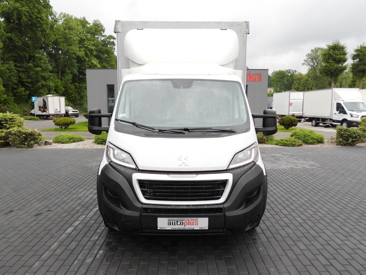 Peugeot BOXER PRITSCHE PLANE AUFZUG 8 PALETTEN TEMPOMAT - Dostavno vozilo s ponjavo: slika 5 Peugeot BOXER PRITSCHE PLANE AUFZUG 8 PALETTEN TEMPOMAT - Dostavno vozilo s ponjavo: slika 5