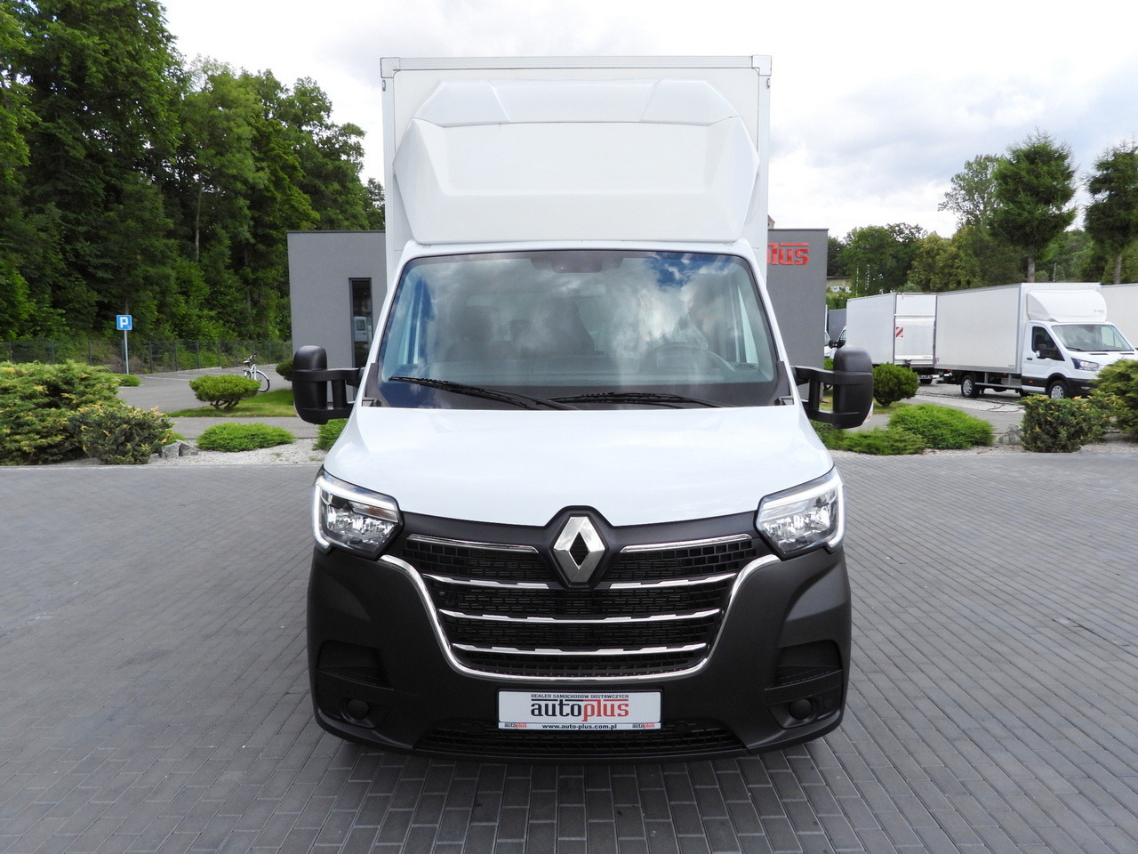 RENAULT MASTER BOX 8 PALLETS CRUISE CONTROL LED LIGHTS AIR CONDITIONING 165HP - Dostavno vozilo z zabojnikom: slika 5 RENAULT MASTER BOX 8 PALLETS CRUISE CONTROL LED LIGHTS AIR CONDITIONING 165HP - Dostavno vozilo z zabojnikom: slika 5