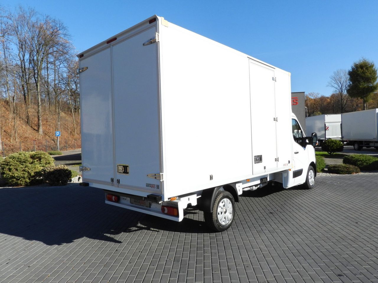 RENAULT MASTER BOX 8 PALLETS CRUISE CONTROL NAVIGATION LED LIGHTS AIR CONDITIONING 145HP - Dostavno vozilo z zabojnikom: slika 3 RENAULT MASTER BOX 8 PALLETS CRUISE CONTROL NAVIGATION LED LIGHTS AIR CONDITIONING 145HP - Dostavno vozilo z zabojnikom: slika 3