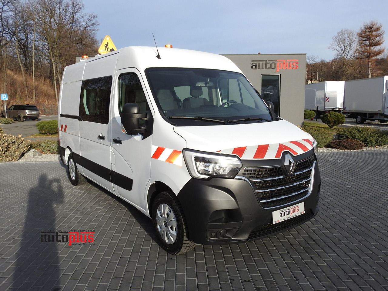 RENAULT MASTER BOX DELIVERY VAN 7 SEATS CRUISE CONTROL AIR CONDITIONING LED LIGHTS 135HP - Furgon: slika 1 RENAULT MASTER BOX DELIVERY VAN 7 SEATS CRUISE CONTROL AIR CONDITIONING LED LIGHTS 135HP - Furgon: slika 1