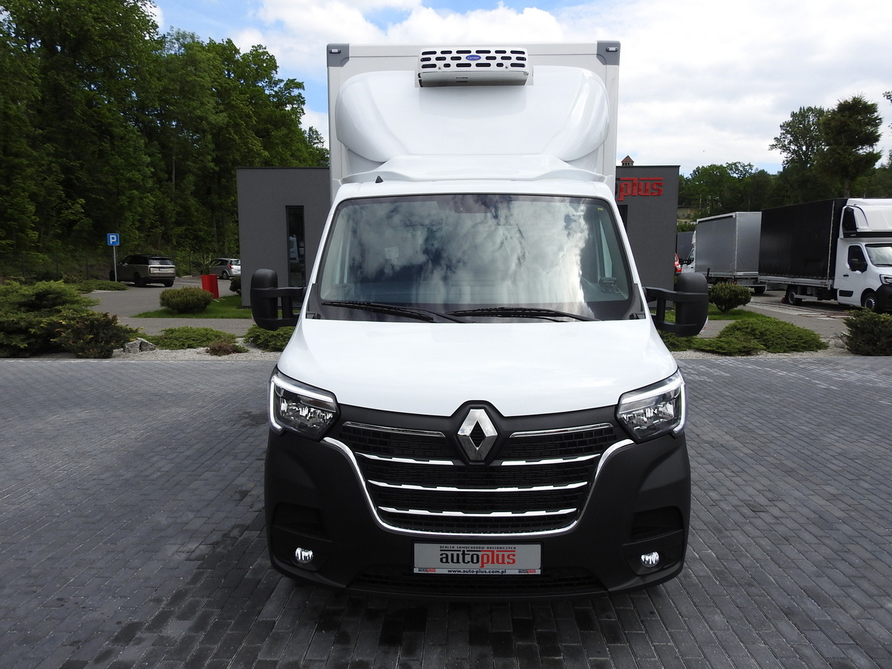 RENAULT MASTER NEW REGRIGERATOR BOX -10*C 8 PALLETS CRUISE CONTROL AIR CONDITIONING LED LIGHTS GUARANTEE 165HP - Hladilno vozilo: slika 5 RENAULT MASTER NEW REGRIGERATOR BOX -10*C 8 PALLETS CRUISE CONTROL AIR CONDITIONING LED LIGHTS GUARANTEE 165HP - Hladilno vozilo: slika 5
