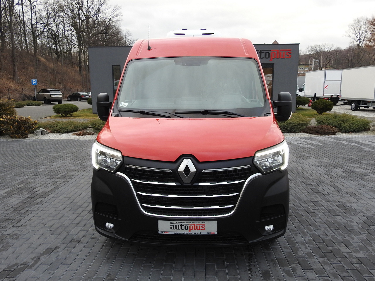 RENAULT MASTER REFRIGERATOR VAN 1*C CRUISE CONTROL AIR CONDITIONING LED LIGHTS 135HP - Hladilno vozilo: slika 5 RENAULT MASTER REFRIGERATOR VAN 1*C CRUISE CONTROL AIR CONDITIONING LED LIGHTS 135HP - Hladilno vozilo: slika 5