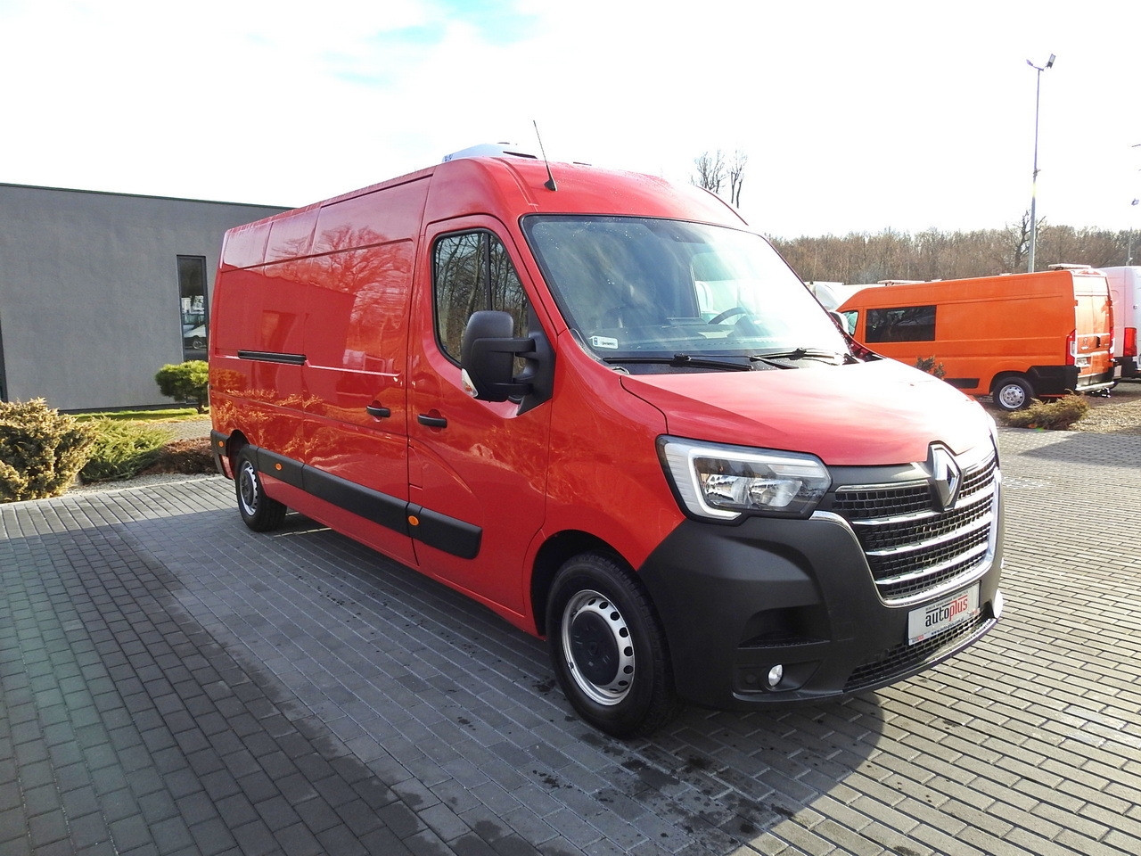 RENAULT MASTER REFRIGERATOR VAN 1*C CRUISE CONTROL AIR CONDITIONING LED LIGHTS 135HP - Hladilno vozilo: slika 4 RENAULT MASTER REFRIGERATOR VAN 1*C CRUISE CONTROL AIR CONDITIONING LED LIGHTS 135HP - Hladilno vozilo: slika 4