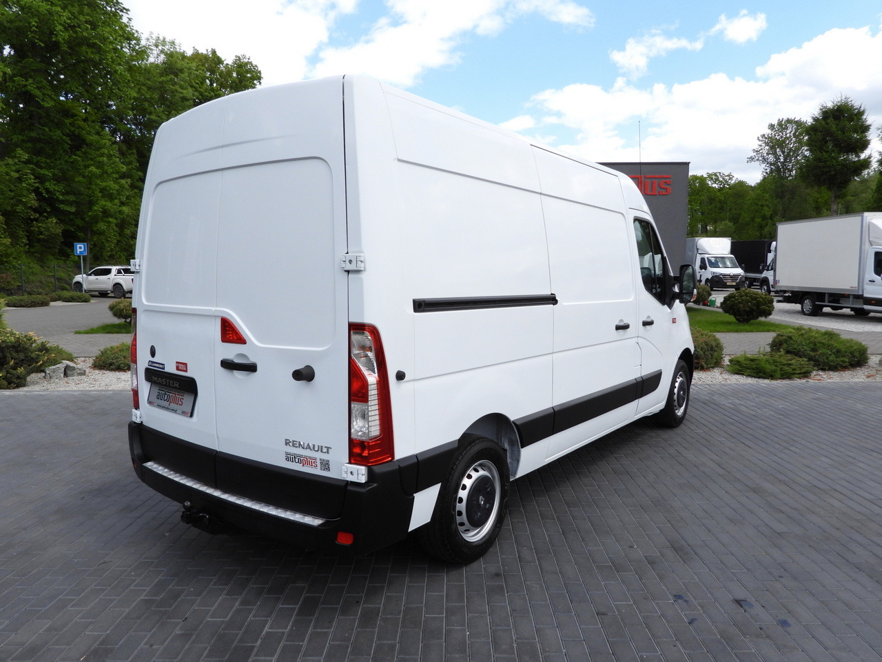 RENAULT MASTER REFRIGERATOR VAN -20*C POWER SUPPLY 230V CRUISE CONTROL AIR CONDITIONING 145HP - Hladilno vozilo: slika 3 RENAULT MASTER REFRIGERATOR VAN -20*C POWER SUPPLY 230V CRUISE CONTROL AIR CONDITIONING 145HP - Hladilno vozilo: slika 3