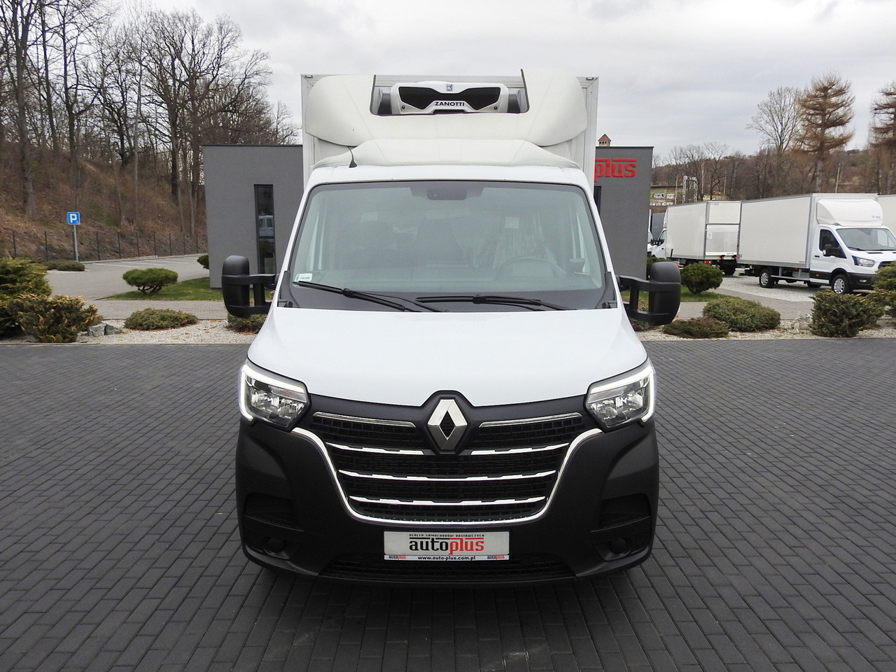 RENAULT MASTER REGRIGERATOR BOX 0*C LED LIGHTS AIR CONDITIONING 145HP - Hladilno vozilo: slika 5 RENAULT MASTER REGRIGERATOR BOX 0*C LED LIGHTS AIR CONDITIONING 145HP - Hladilno vozilo: slika 5