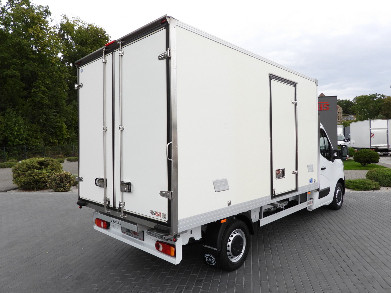 RENAULT MASTER REGRIGERATOR BOX 1*C LED LIGHTS AIR CONDITIONING 165HP - Hladilno vozilo: slika 3 RENAULT MASTER REGRIGERATOR BOX 1*C LED LIGHTS AIR CONDITIONING 165HP - Hladilno vozilo: slika 3