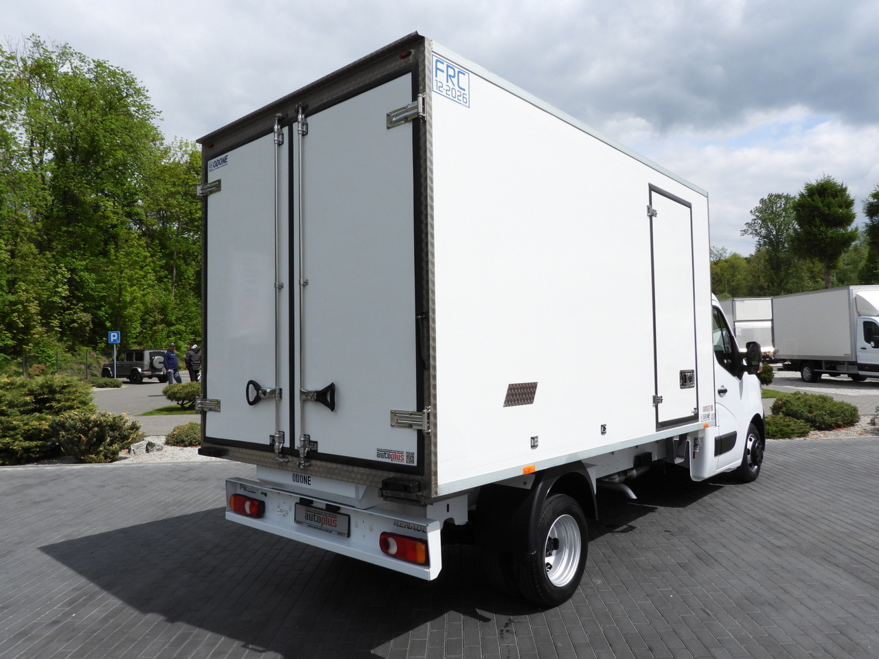 RENAULT MASTER REGRIGERATOR BOX -10*C CRUISE CONTROL LED LIGHTS TWIN WHEELS AIR CONDITIONING 145HP - Hladilno vozilo: slika 3 RENAULT MASTER REGRIGERATOR BOX -10*C CRUISE CONTROL LED LIGHTS TWIN WHEELS AIR CONDITIONING 145HP - Hladilno vozilo: slika 3
