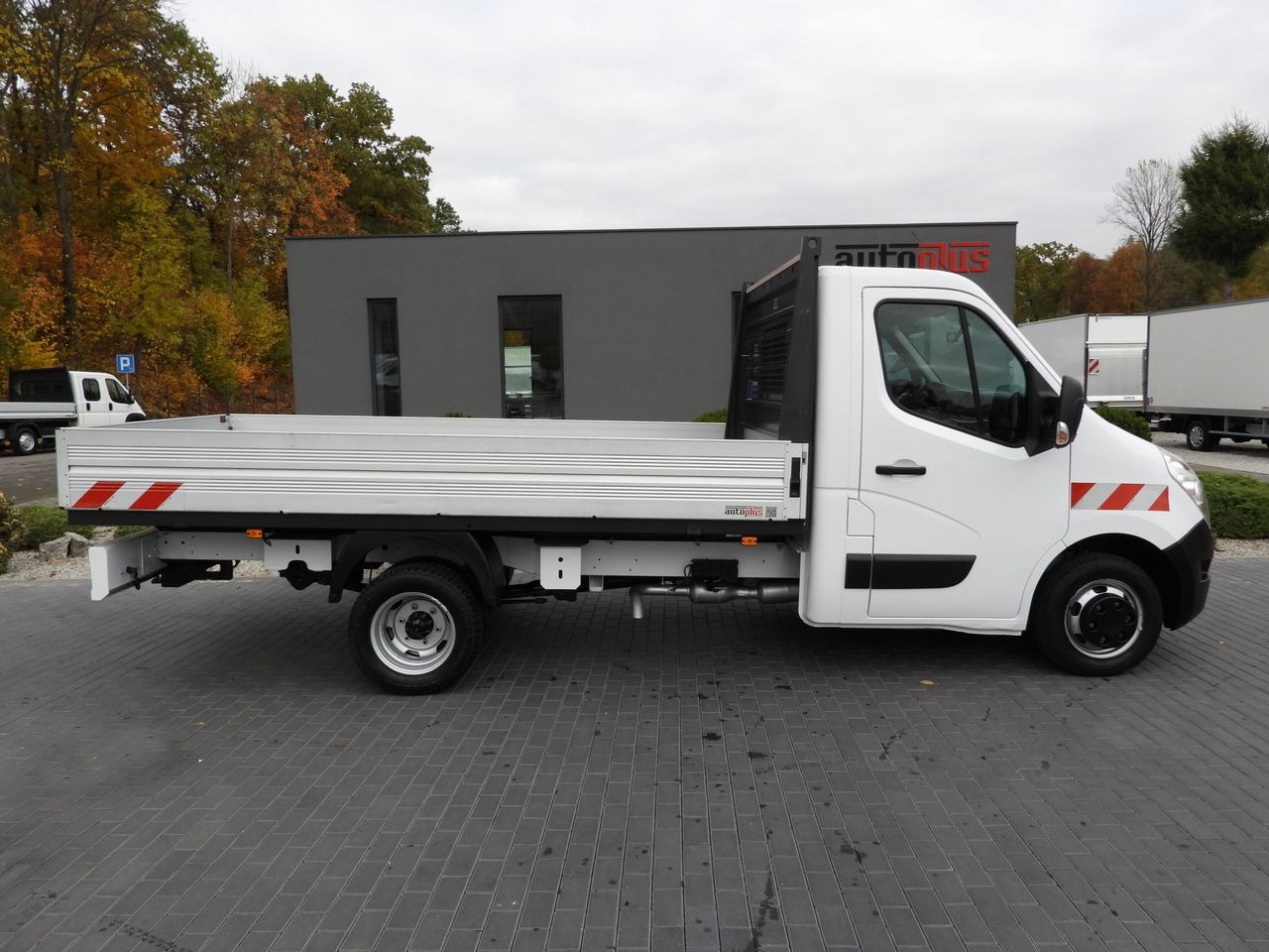 Dostavno vozilo s kesonom RENAULT MASTER STAKE BODY CRUISE CONTROL NAVIGATION TWIN WHEELS AIR CONDITIONING  130HP: slika 7