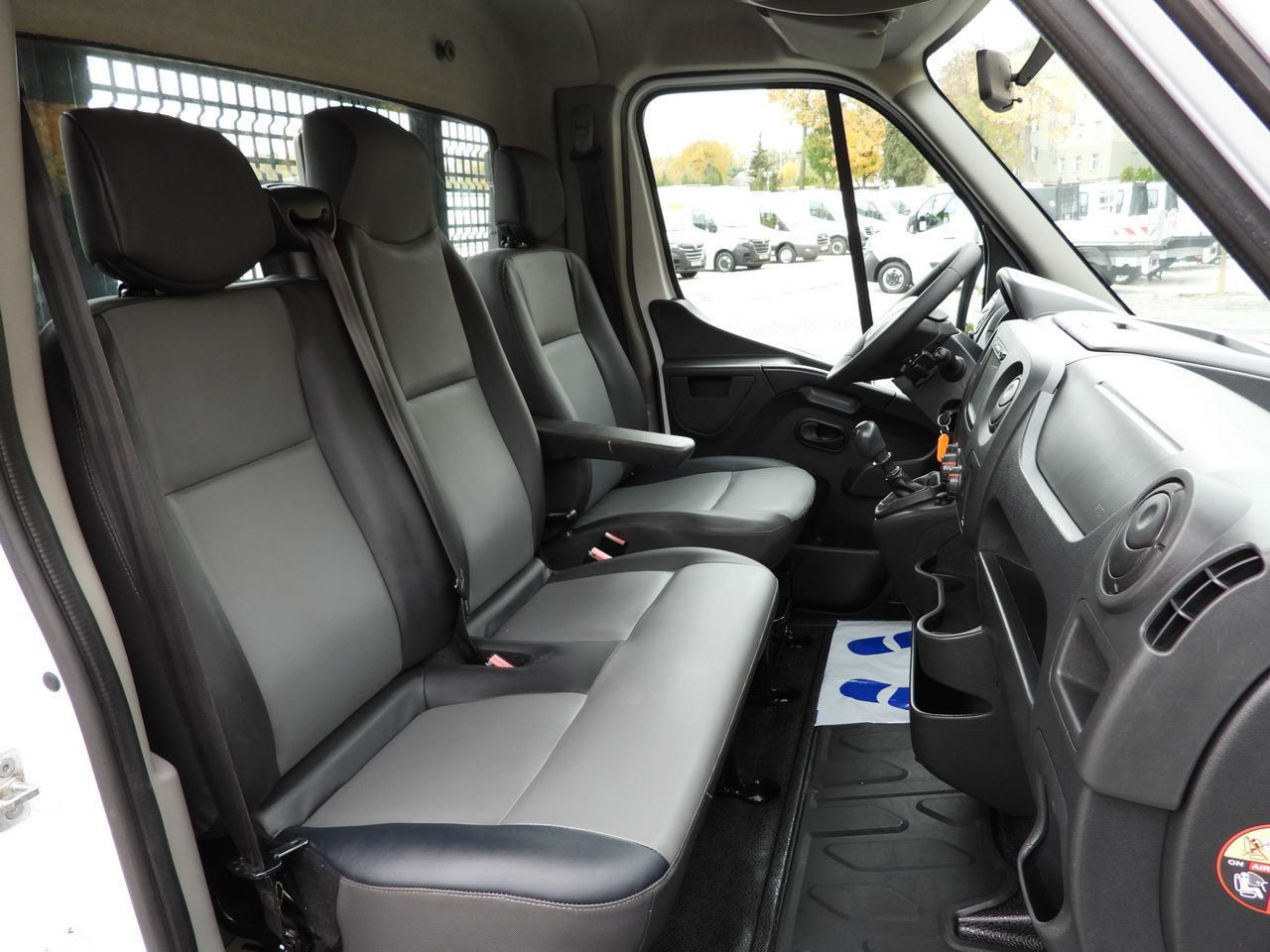 Dostavno vozilo s kesonom RENAULT MASTER STAKE BODY CRUISE CONTROL NAVIGATION TWIN WHEELS AIR CONDITIONING  130HP: slika 35