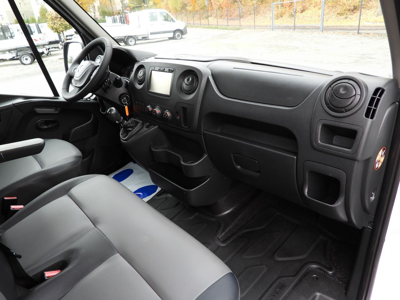 Dostavno vozilo s kesonom RENAULT MASTER STAKE BODY CRUISE CONTROL NAVIGATION TWIN WHEELS AIR CONDITIONING  130HP: slika 36