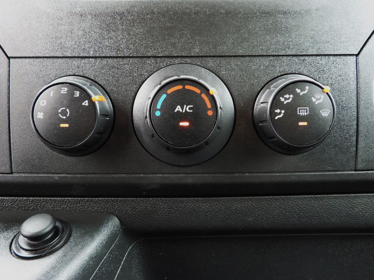 Dostavno vozilo s kesonom RENAULT MASTER STAKE BODY CRUISE CONTROL NAVIGATION TWIN WHEELS AIR CONDITIONING  130HP: slika 30