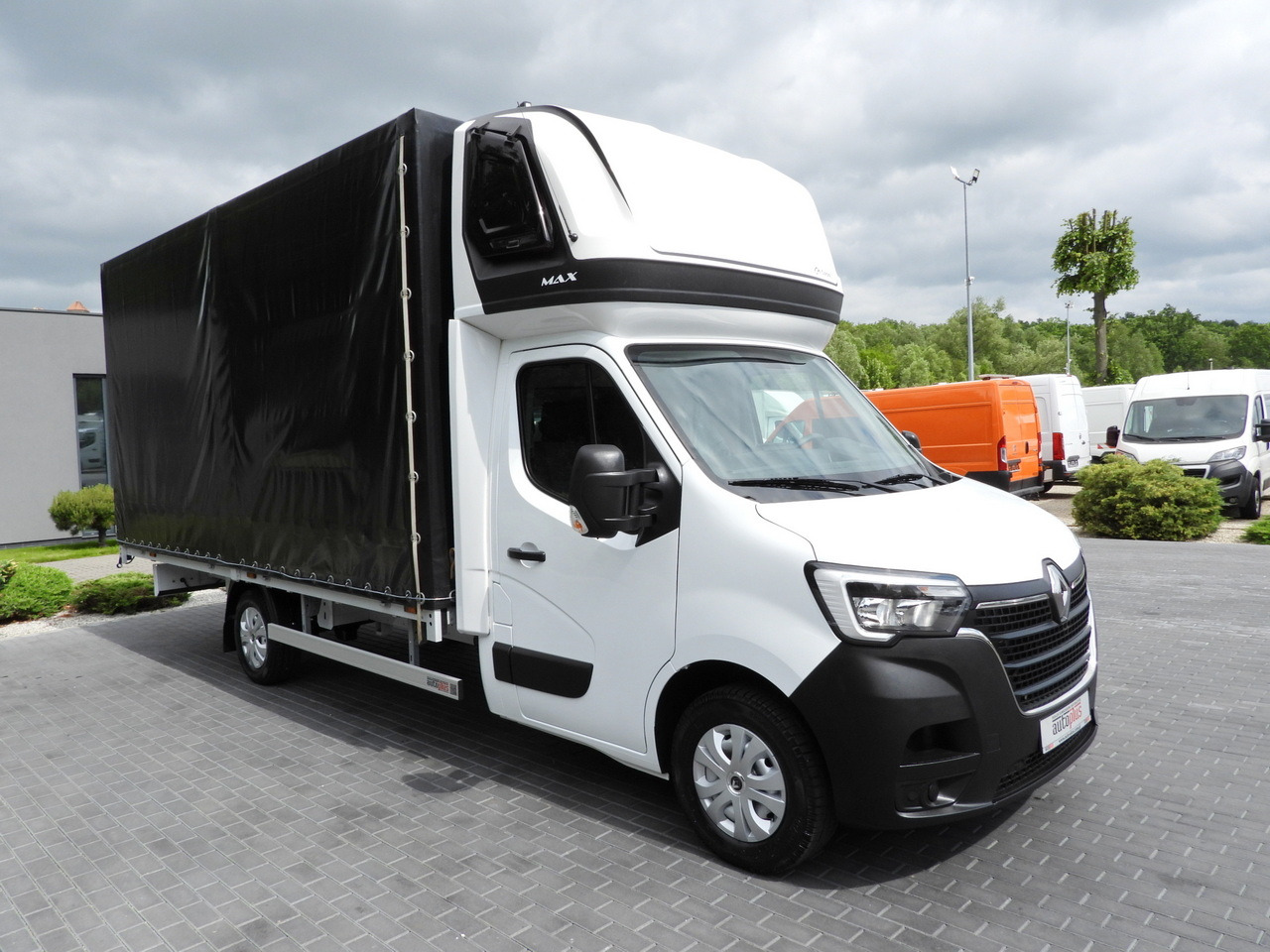 RENAULT MASTER TARPAULIN 10 PALLETS CRUISE CONTROL LED LIGHTS AIR CONDITIONING 165HP - Dostavno vozilo s ponjavo: slika 4 RENAULT MASTER TARPAULIN 10 PALLETS CRUISE CONTROL LED LIGHTS AIR CONDITIONING 165HP - Dostavno vozilo s ponjavo: slika 4