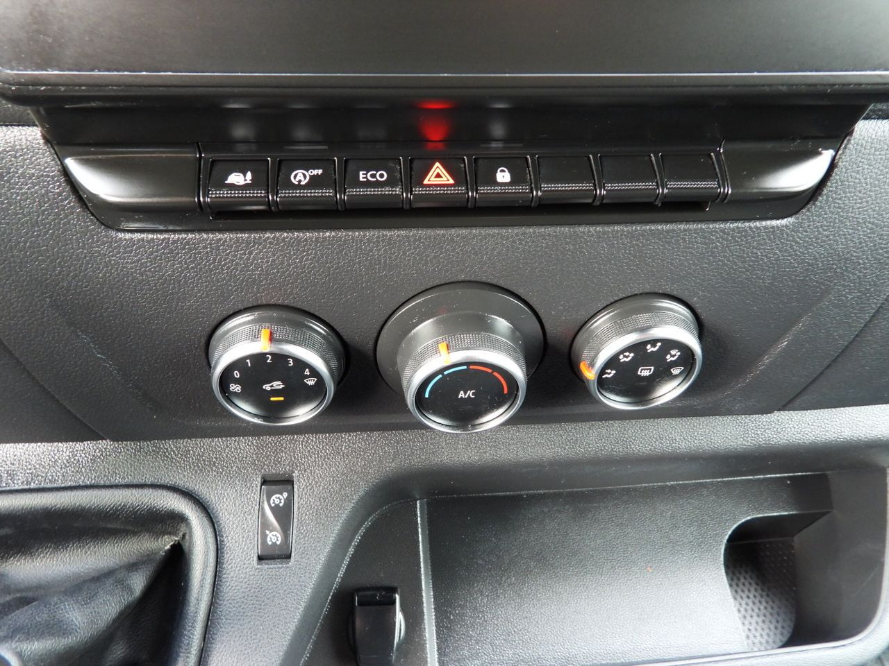 RENAULT MASTER TARPAULIN 10 PALLETS CRUISE CONTROL NAVIGATION LED LIGHTS PNEUMATICS AIR CONDITIONING  165HP lizing RENAULT MASTER TARPAULIN 10 PALLETS CRUISE CONTROL NAVIGATION LED LIGHTS PNEUMATICS AIR CONDITIONING  165HP: slika 39