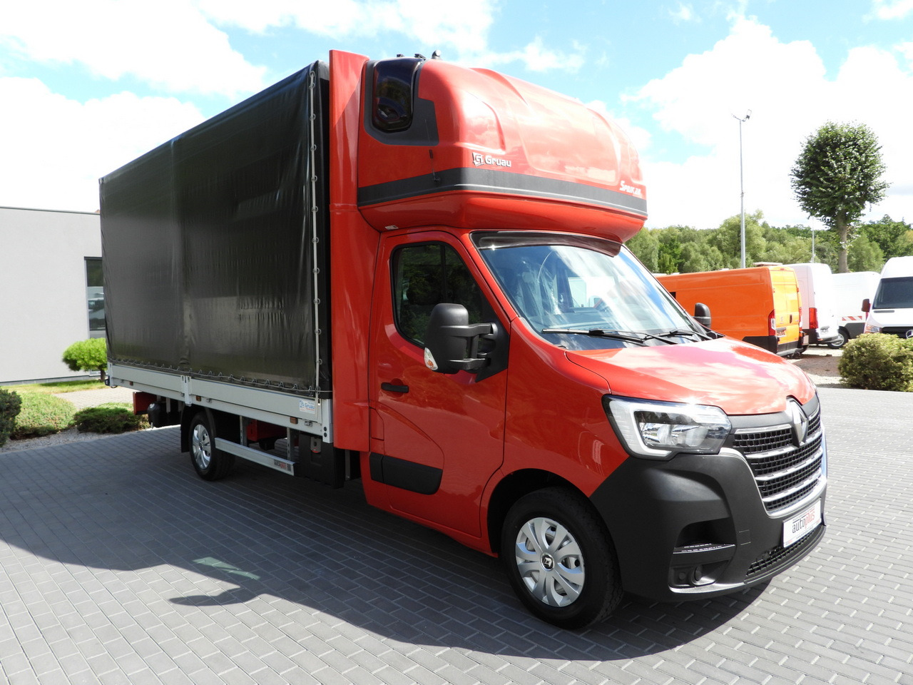 RENAULT MASTER TARPAULIN 10 PALLETS WEBASTO CRUISE CONTROL LED LIGHTS AIR CONDITIONING 165HP - Dostavno vozilo s ponjavo: slika 4 RENAULT MASTER TARPAULIN 10 PALLETS WEBASTO CRUISE CONTROL LED LIGHTS AIR CONDITIONING 165HP - Dostavno vozilo s ponjavo: slika 4