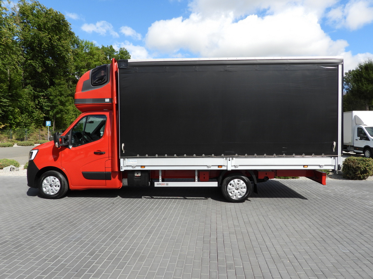 Dostavno vozilo s ponjavo RENAULT MASTER TARPAULIN 10 PALLETS WEBASTO CRUISE CONTROL LED LIGHTS AIR CONDITIONING  165HP: slika 9